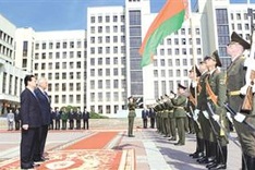 Prime Minister Dung talks trade co-operation in Belarus
