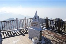 Temperatures plummet as cold spell hits northern Vietnam