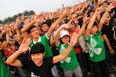 Community dance performance sets a record for Vietnam