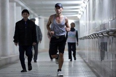 Hanoian’s adopt pedestrian subway for exercise