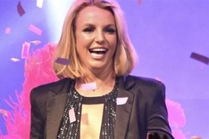 Britney Spears cancels shows after onstage fall