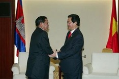 Cambodian PM Hun Sen visits Vietnam
