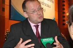 Land should not be revoked for private investor projects: UNDP expert