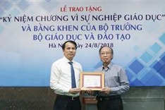 Dantri/Dtinews honoured for contributions to education