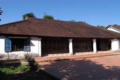 Visiting Phuoc Tich village