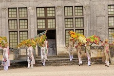 Vietnamese Ao dai graces stage at Chambord Castle