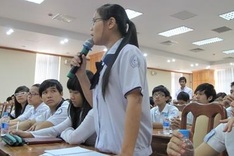 Students raise concerns over school curriculum