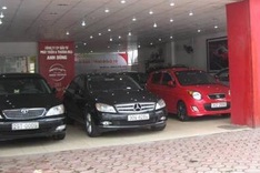 Used car dealerships hit hard by gloomy market