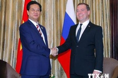 PM meets Russian, Australian counterparts