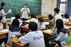 Promoting the Vietnamese language abroad