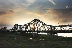 Hanoi seeks French assistance in restoring ancient bridge