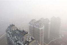 'Apocalyptic' smog eases in Chinese city