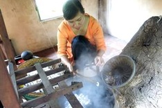 Over 30 artisans participate in Vietnam-ASEAN Silk Festival