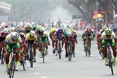 Cycling tour kicks off to mark National Reunification Day