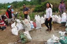 Citizens take action over pollution in their community