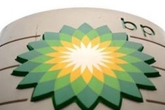 US bars BP from new oil contracts in wake of Deepwater