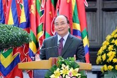 PM visits Bat Trang ceramics village