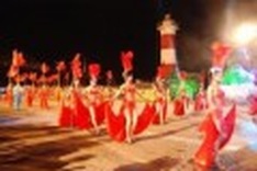 9,000 more seats set up for Ha Long Carnival 2011