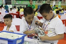 Vietnamese students win prizes at int’l Robothon competition