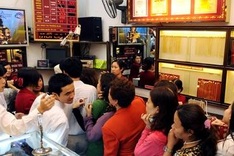 Vietnamese investors switch from gold to bank deposits, securities