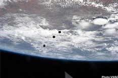 Made-in-Vietnam macro satellite sends first signals
