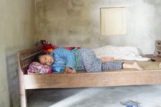 Mother struggles against cancer