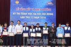 Winners of Hanoi open mathematics competition honoured