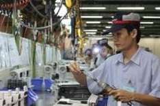 Tet bonuses of up to $33,300 in HCM City