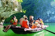 Vietnam welcomes over 5.5 million foreign tourists in first four months
