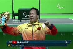 Weightlifter wins first Paralympic gold for Vietnam