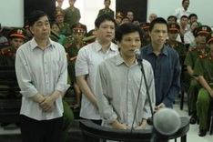 Trial of Vinalines officials accused of embezzlement begins