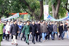 State officials join traffic safety walk