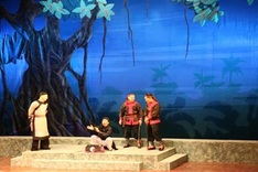 Traditional theatres lure more viewers