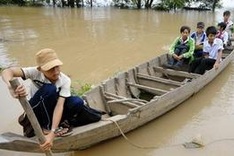 More aid for Dong Thap flood victims