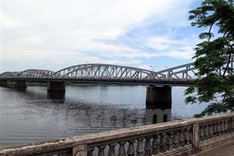 Thua Thien-Hue restores Trang Tien Bridge
