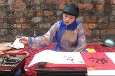 Young Vietnamese take interest in calligraphy