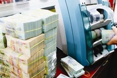 Big banks’ CEOs receive smaller pay than small banks