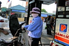 Salary disparity between managers at state-owned corps and affiliates