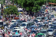 Hanoi, HCM City see traffic improvement