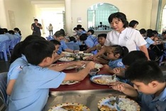 Teacher devotes to children with special needs