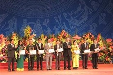 Over 700 educators receive professor and associate professor titles