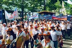 HCM City: Over 5,000 walk for AO victims, disabled