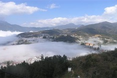 Cloudy Sapa attracts visitors