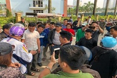 Fans flock to VFF headquarters for match ticket protest