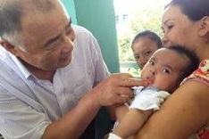 Japanese doctor brings smiles to children