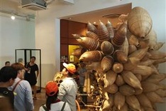 Asian students take part in Summer University in Hanoi