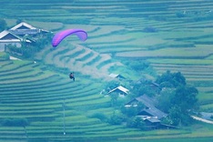 Paragliding Festival starts over Yen Bai rice terraces