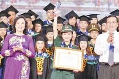 Hanoi honours outstanding students