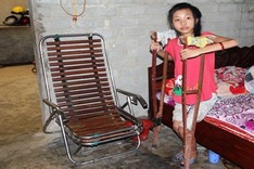 DTiNews readers help paralysed girl in Ha Tinh