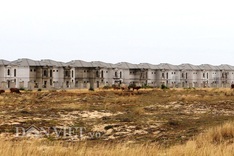 Danang beaches blocked from public by stagnant projects